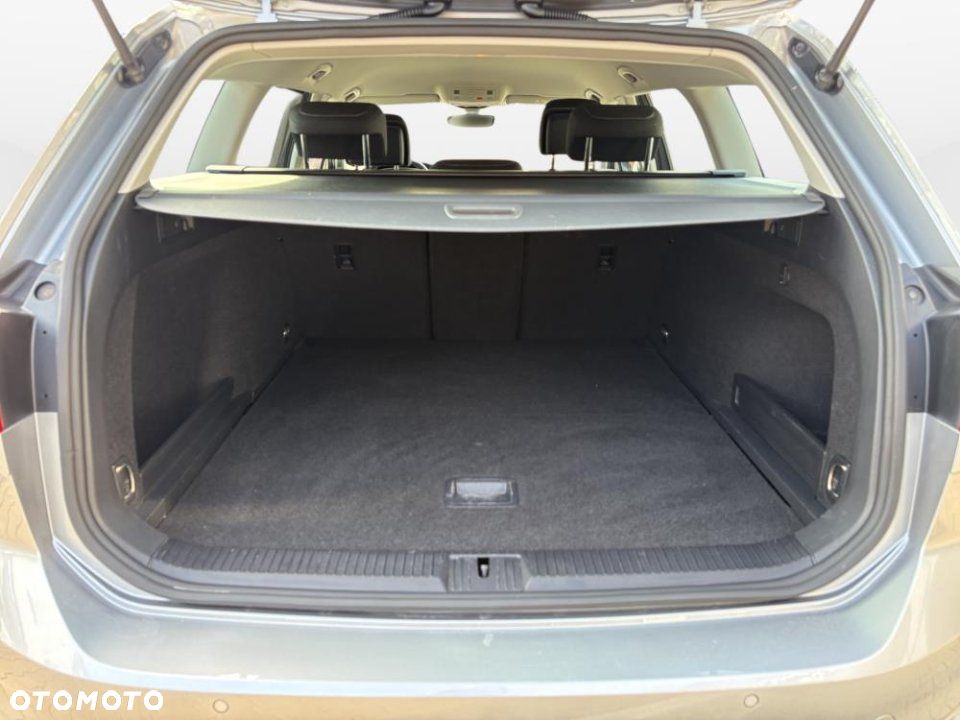 Volkswagen Passat - 20