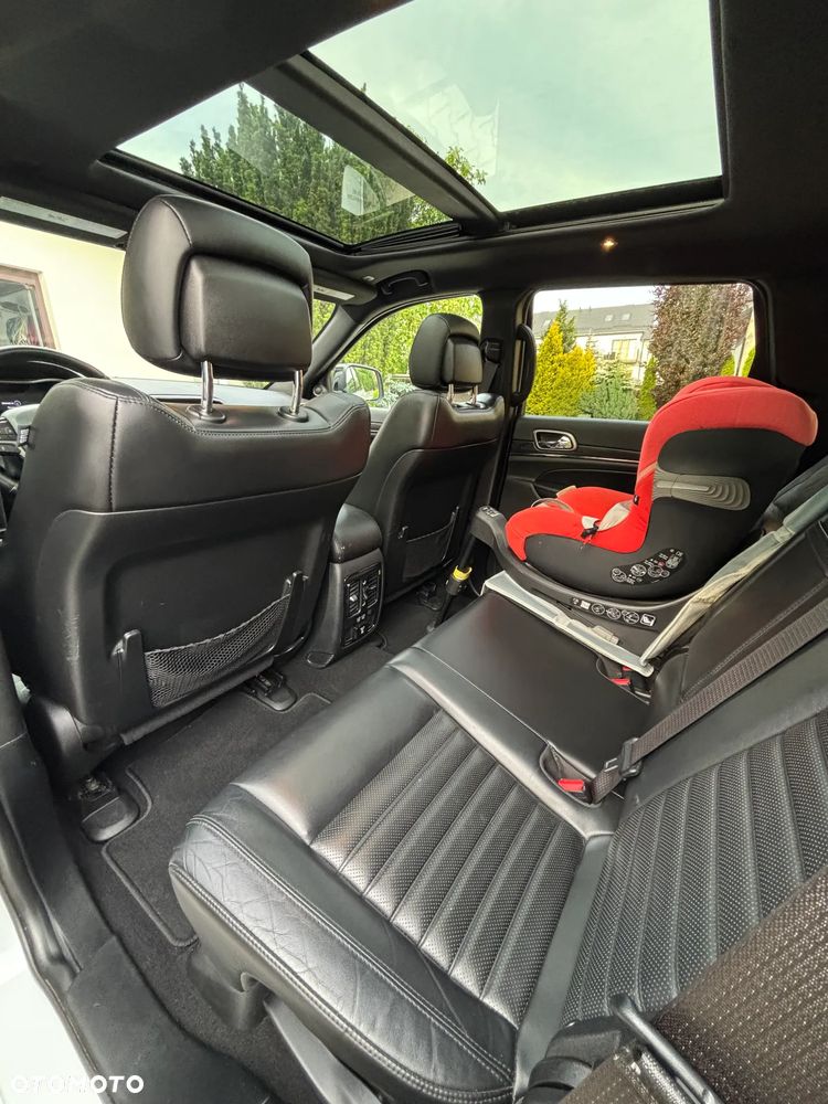 Jeep Grand Cherokee - 13