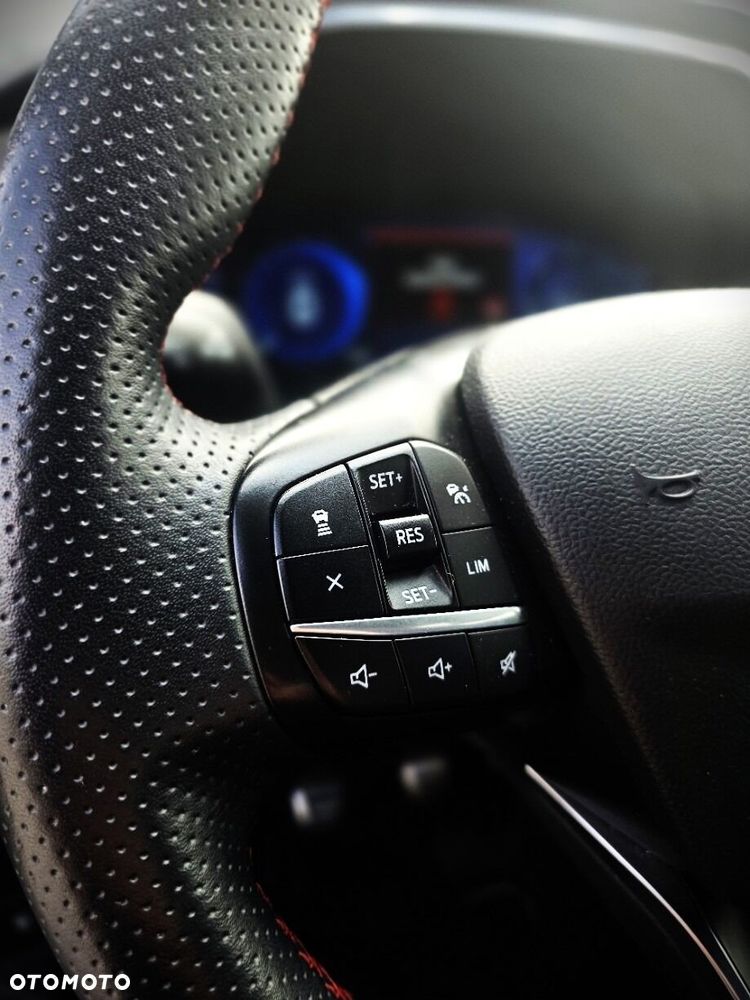 Ford Kuga - 19