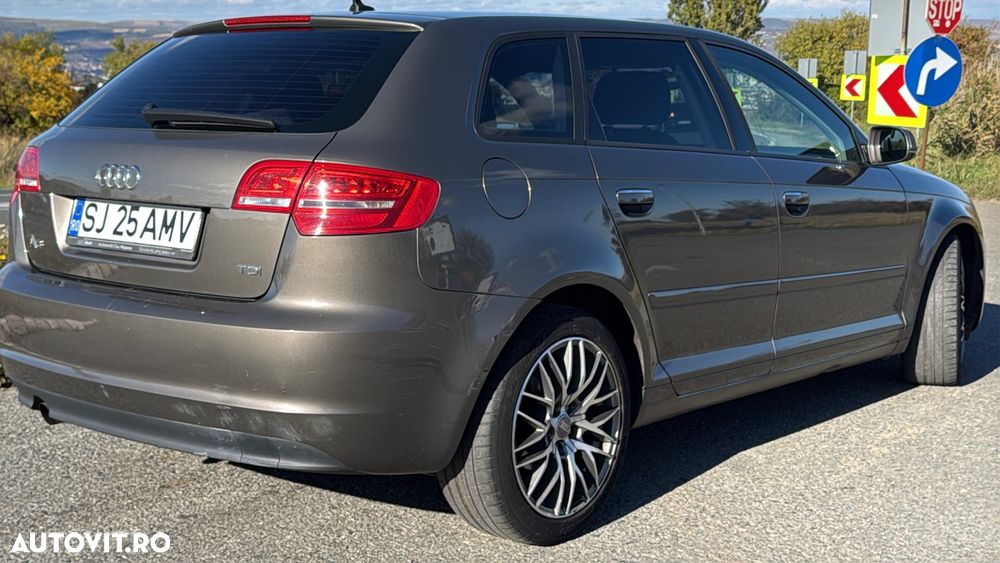 Audi A3 2.0 TDI Sportback DPF S line Sportpaket - 4