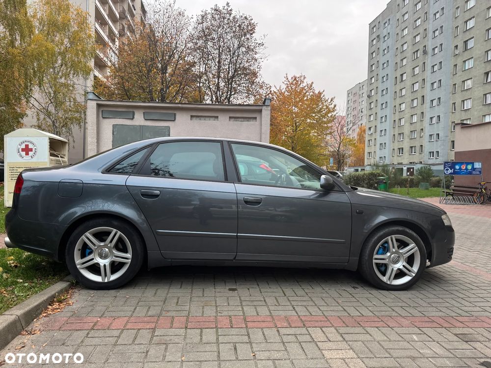 Audi A4 Limousine - 5