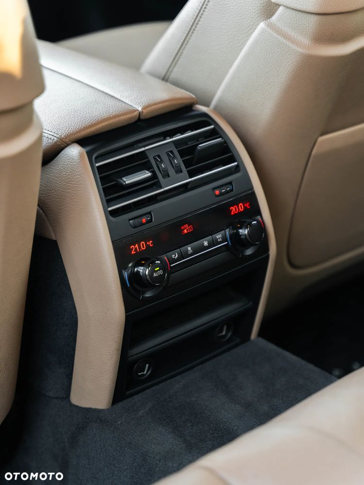 BMW Seria 7 740d xDrive - 15