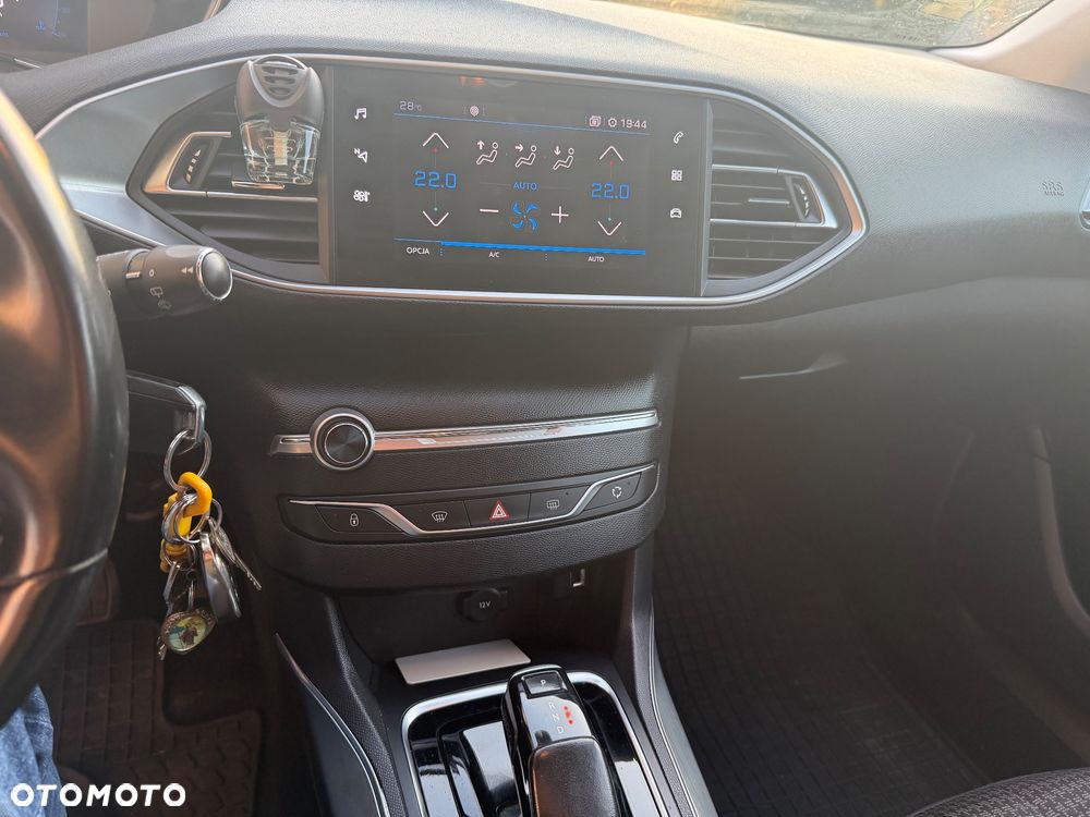 Peugeot 308 1.5 BlueHDi Business S&S EAT8 - 14