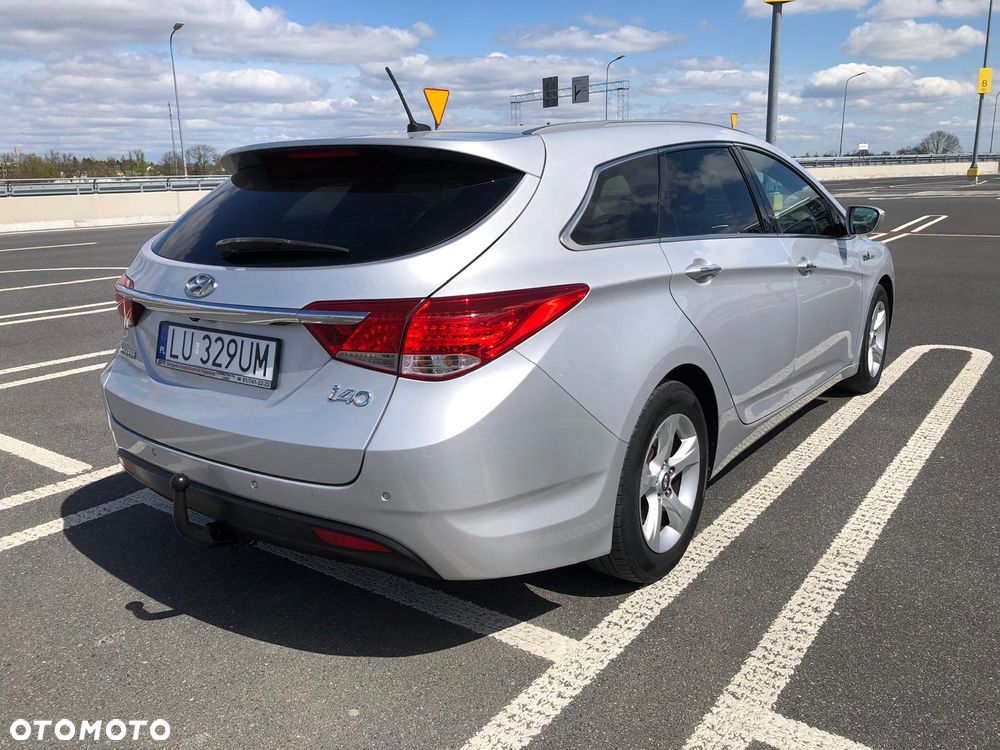 Hyundai i40 Kombi blue 1.6 Trend - 6