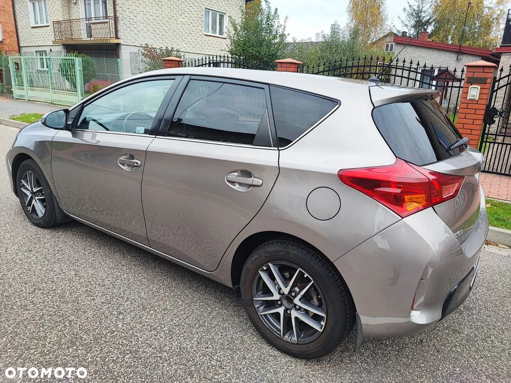 Toyota Auris - 15