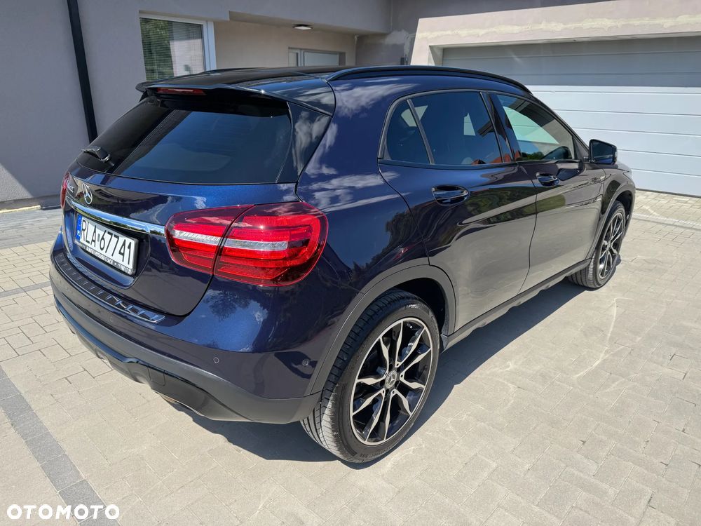 Mercedes-Benz GLA 200 7G-DCT Urban - 3