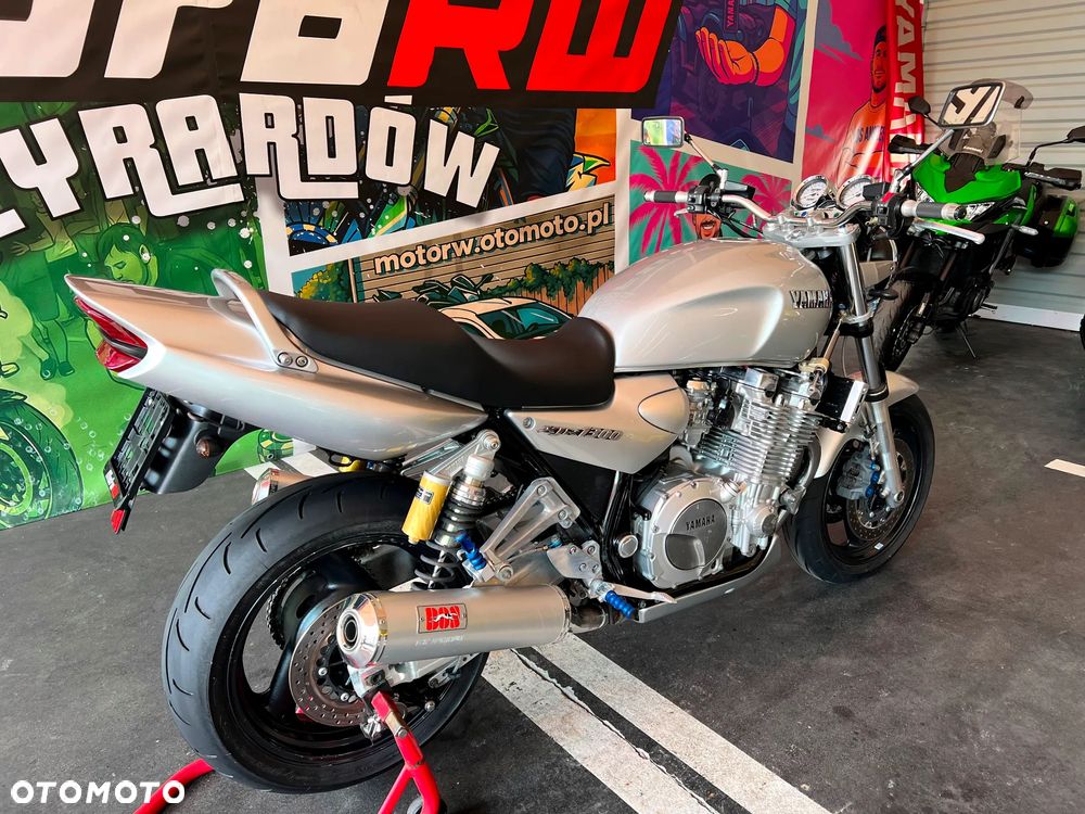 Yamaha XJR - 6