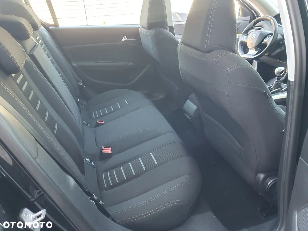 Peugeot 308 125 THP Allure - 29