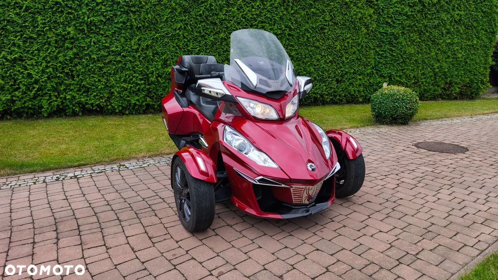 Can-Am Spyder - 10