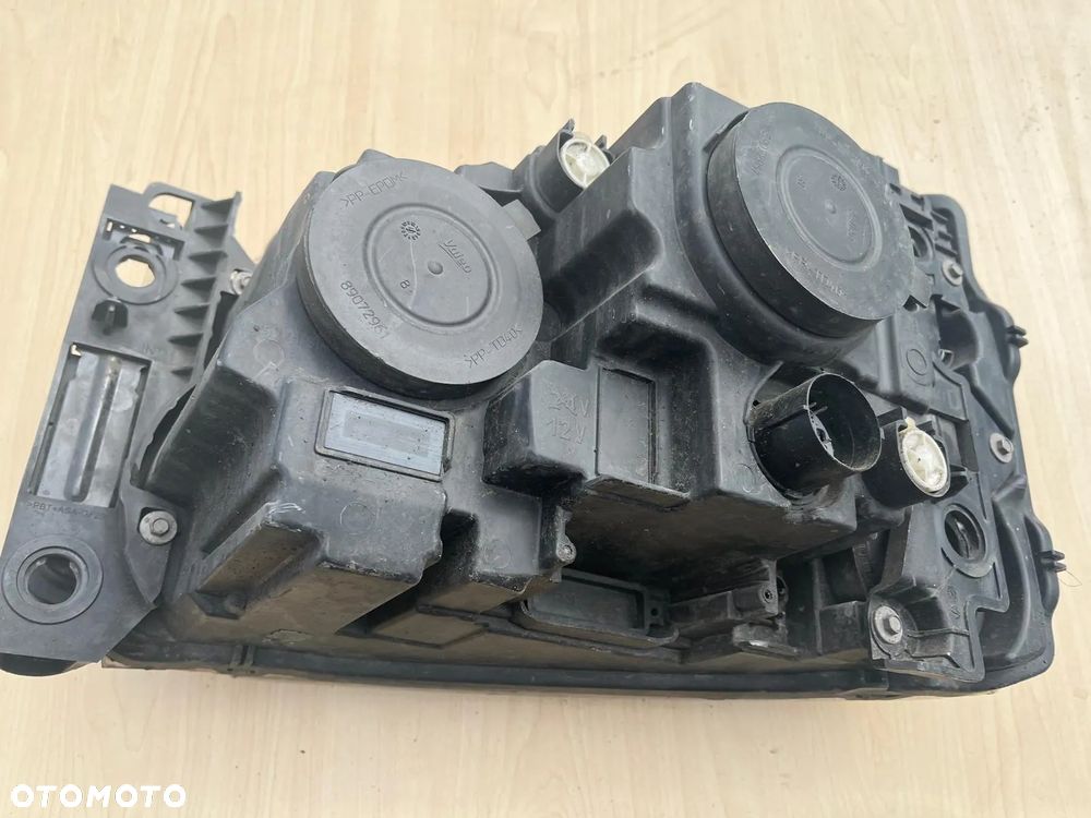 Lampa przednia prawa LHD EU Europa Land Rover Discovery 4 IV - 3