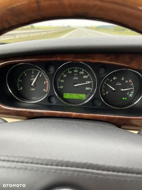 Jaguar XJ XJ6 2.7 Twin Turbo Executive Last Edition - 28