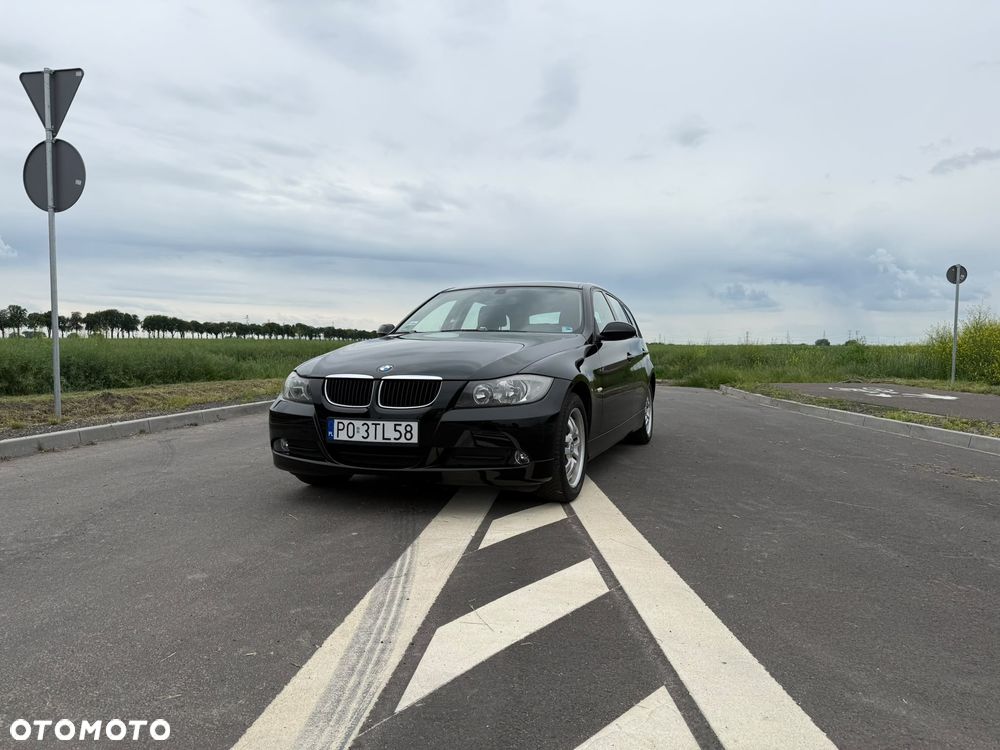 BMW Seria 3 318i - 1