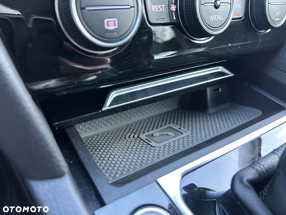 Volkswagen Passat - 19