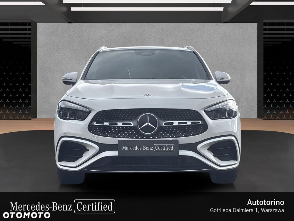 Mercedes-Benz GLA - 9