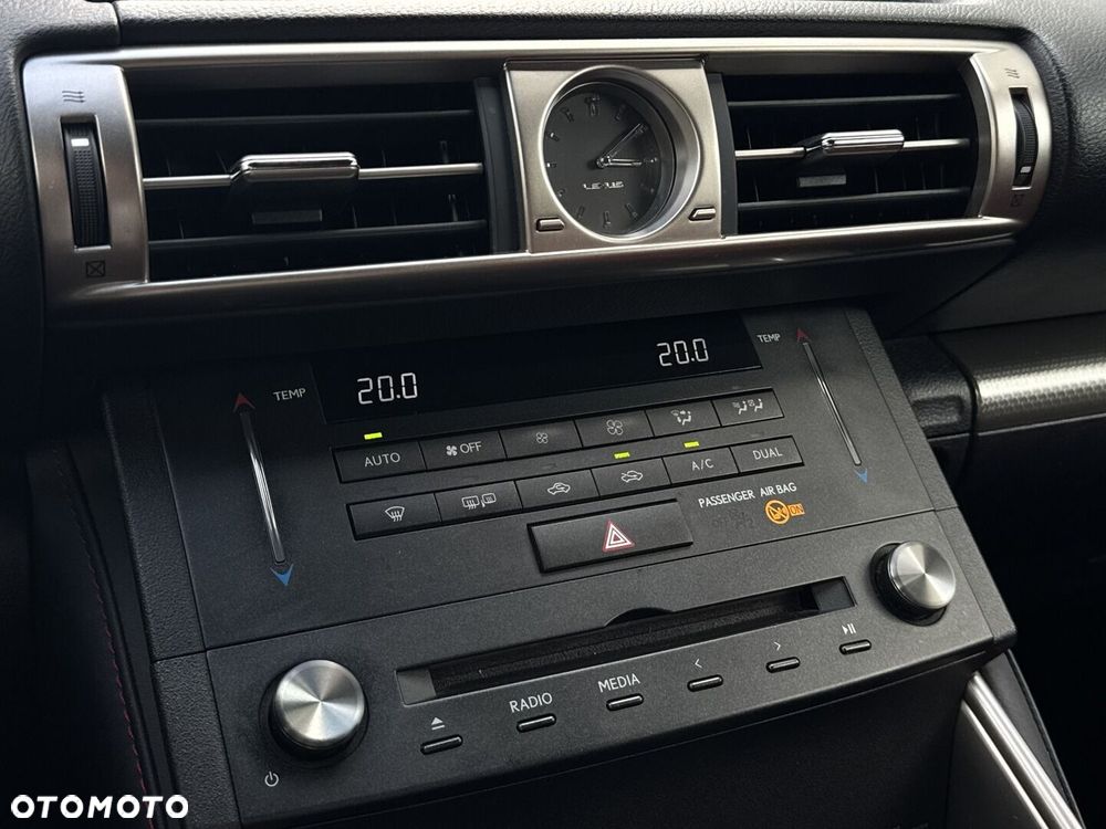 Lexus IS - 28