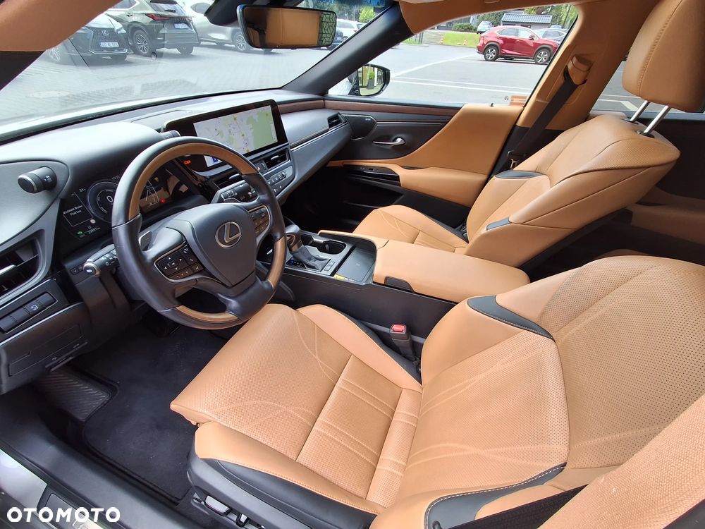 Lexus ES 300h Prestige - 16
