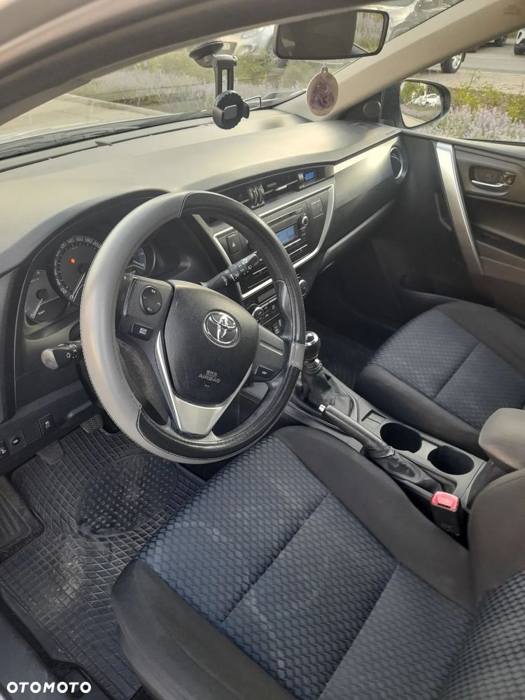 Toyota Auris - 8