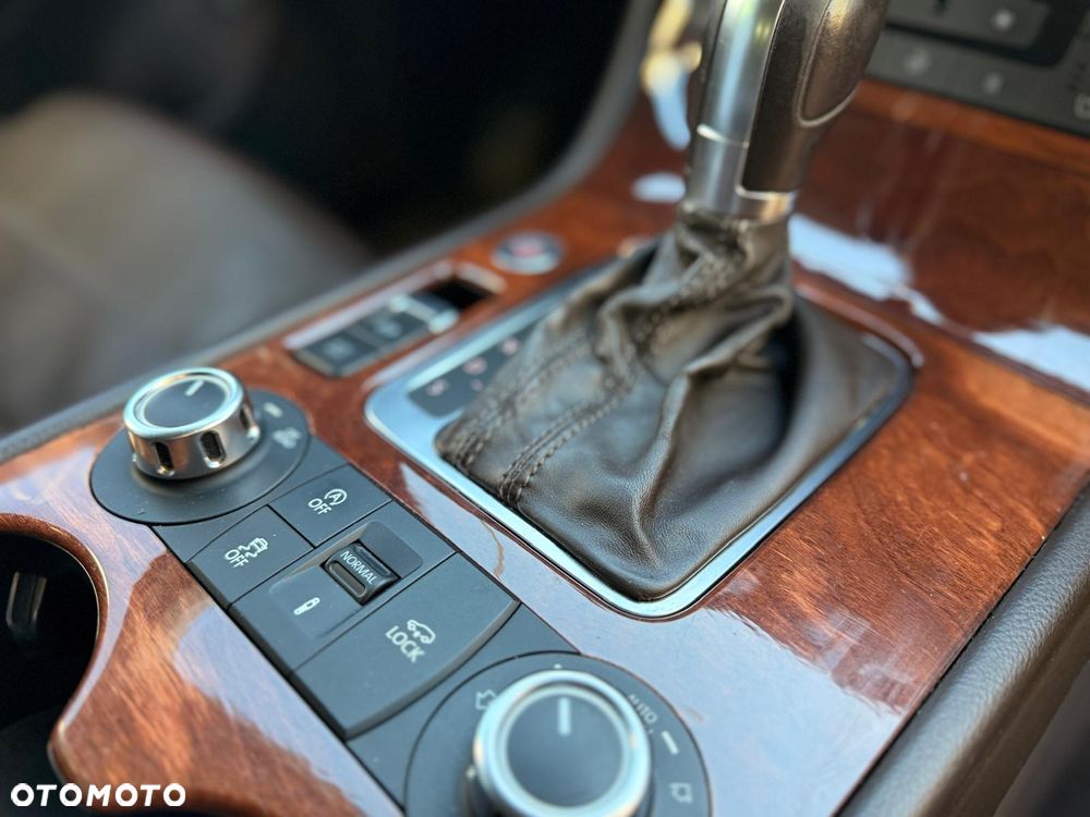 Volkswagen Touareg 3.0 V6 TDI 4XMot BMT - 12