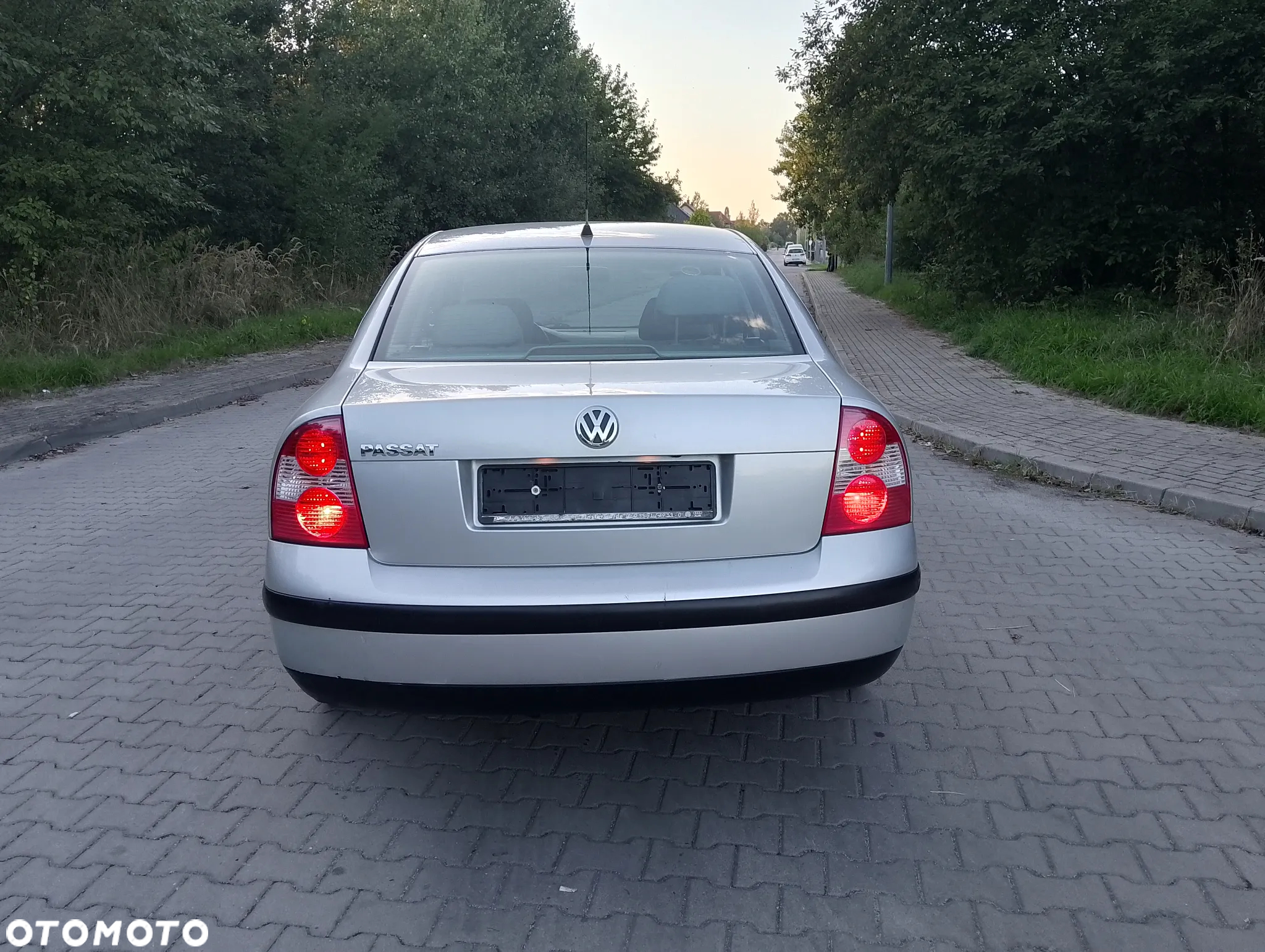 Volkswagen Passat 1.6 Basis - 25