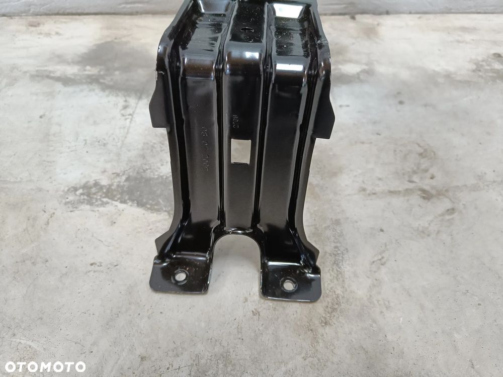 Mocowanie koła zapasowego Audi A4 B8 A5 8K0802715A - 2