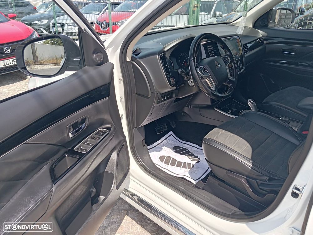 Mitsubishi Outlander 2.4 4WD Plug-In Hybrid Spirit+ - 6