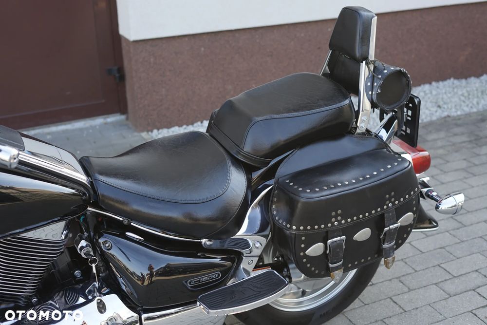 Suzuki Intruder - 24