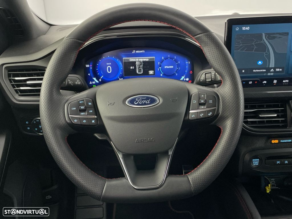 Ford Focus 1.0 EcoBoost MHEV ST-Line X - 14