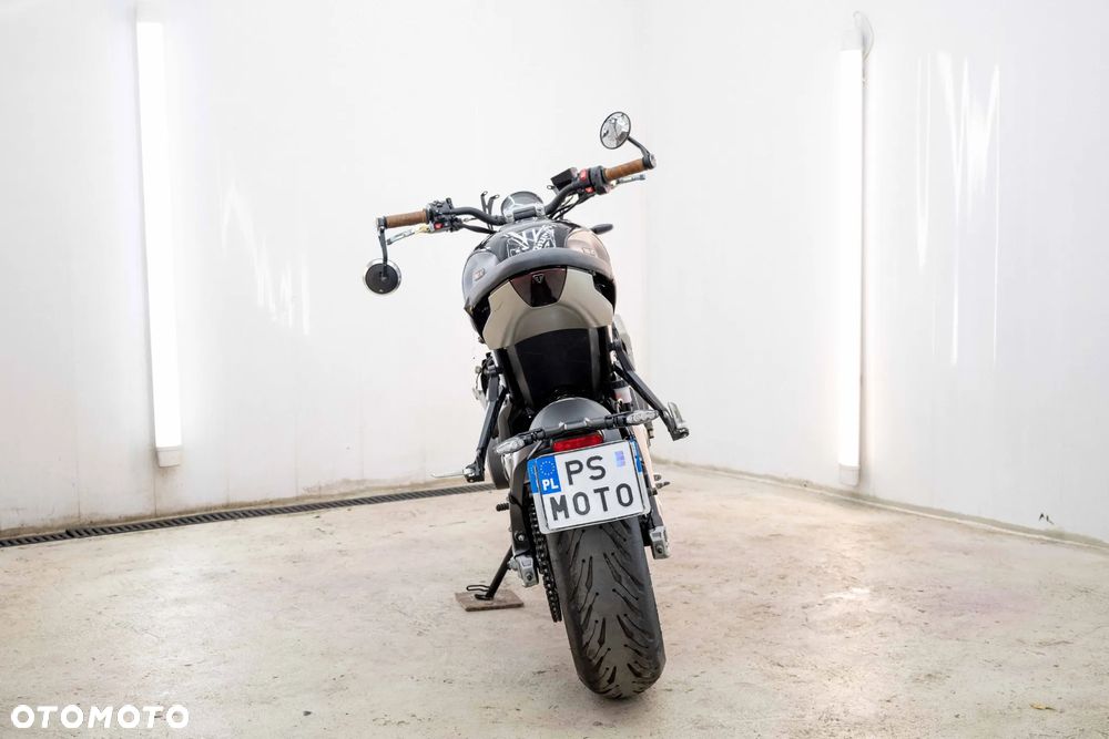 Triumph Trident - 7