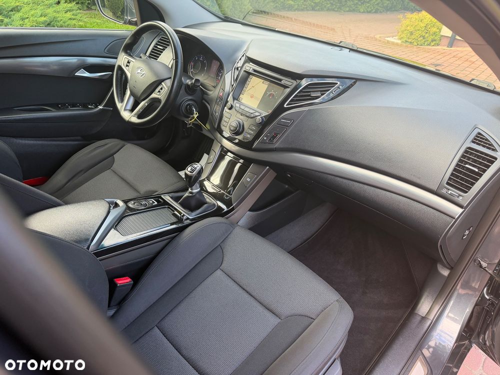 Hyundai i40 Kombi 1.7 CRDi Premium - 17