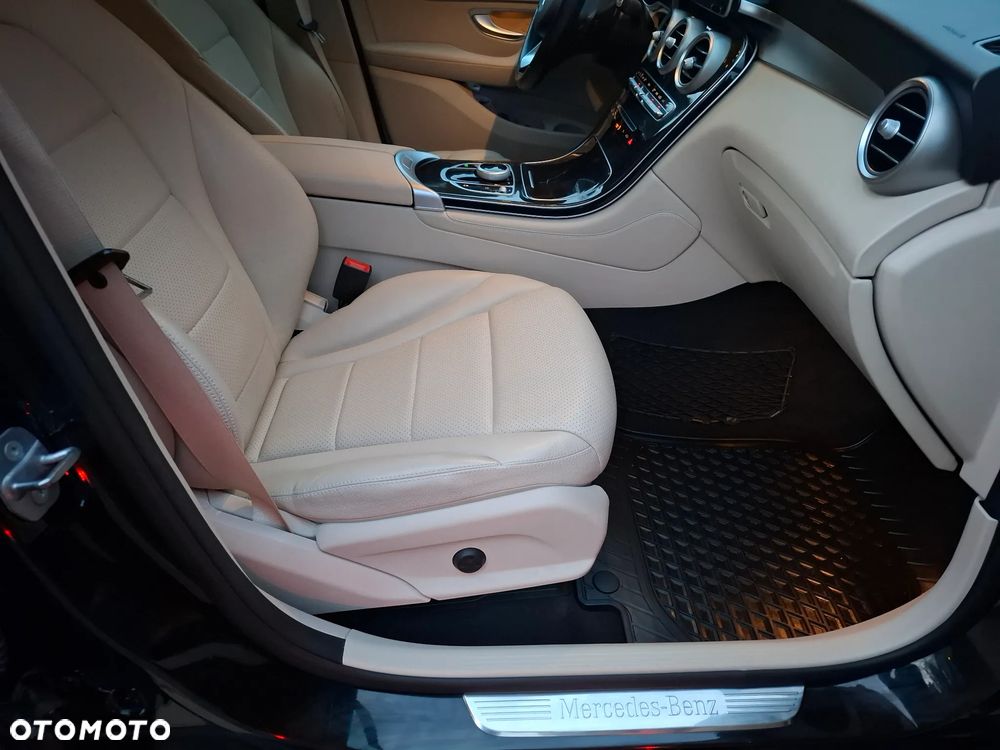 Mercedes-Benz GLC 250 4-Matic - 17