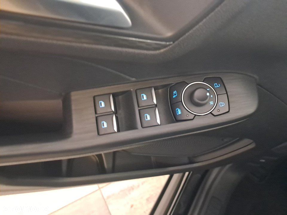 Ford Kuga - 9
