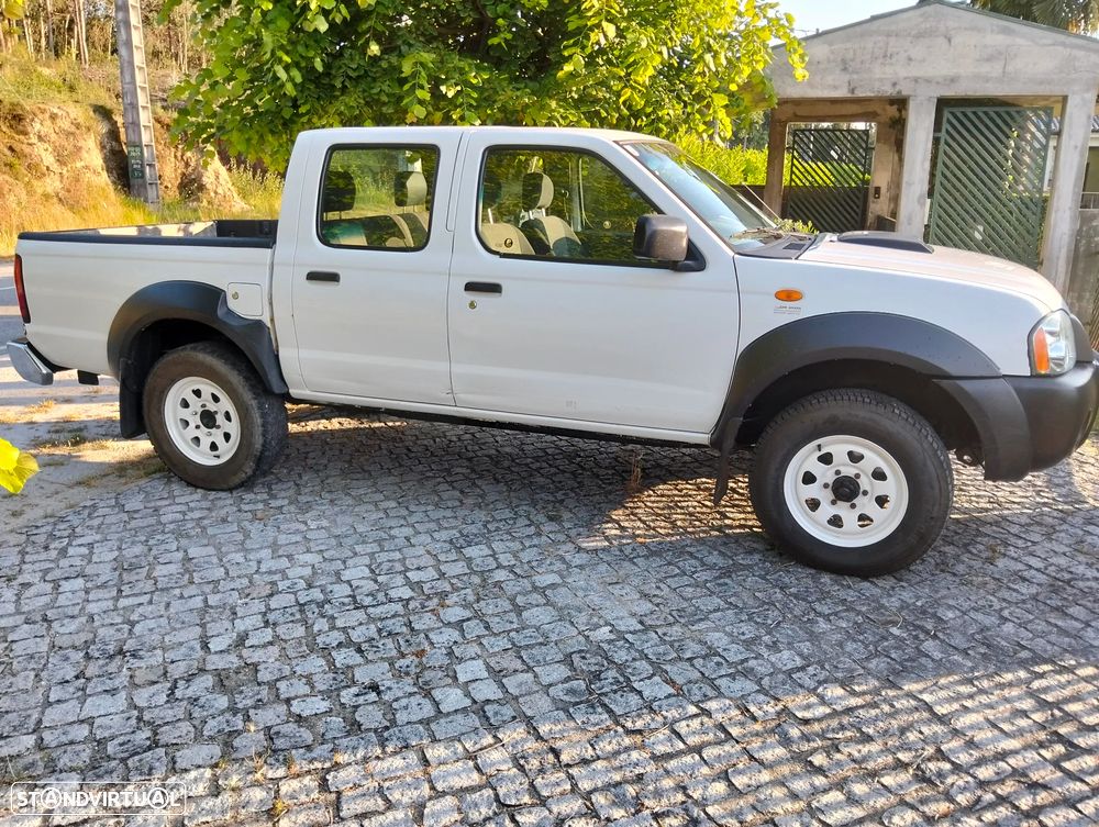 Nissan Navara 2.5 dCi CD FE 4WD - 16