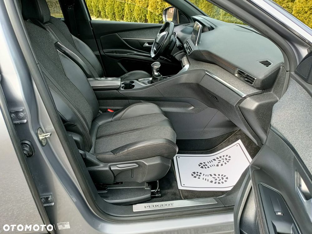 Peugeot 5008 BlueHDi 120 Allure - 32