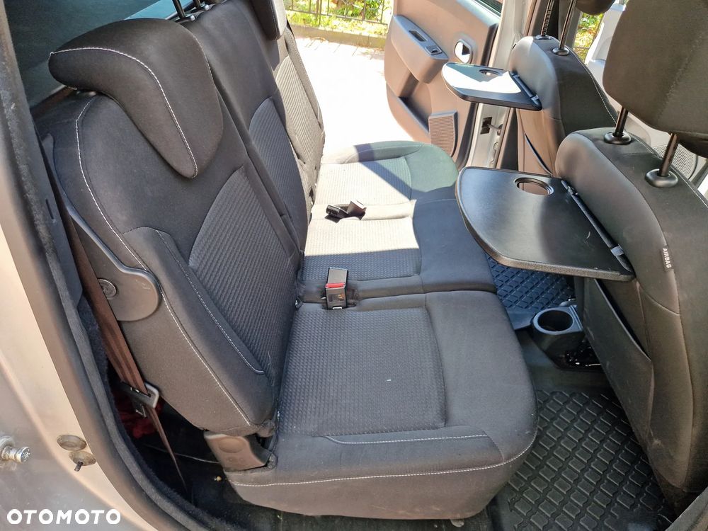 Dacia Lodgy 1.6 SCe Laureate S&S - 16