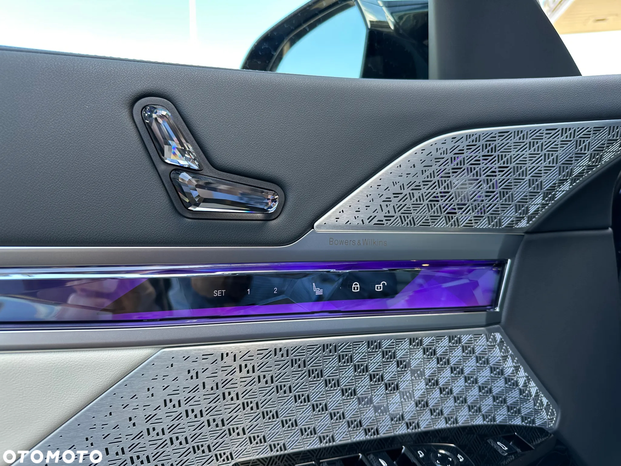 BMW i7 105.7kWh M70 xDrive - 12