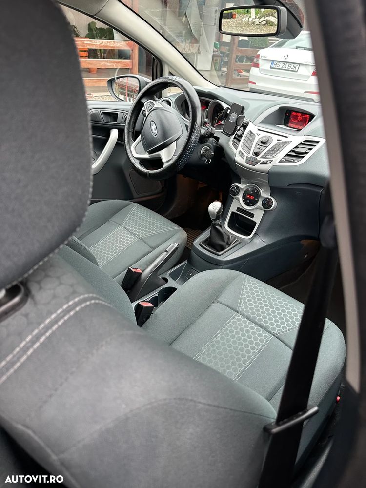 Ford Fiesta - 7