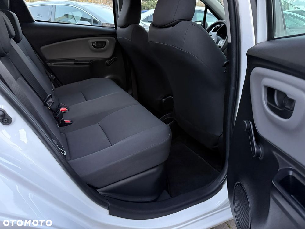 Toyota Yaris Hybrid 100 Active - 12