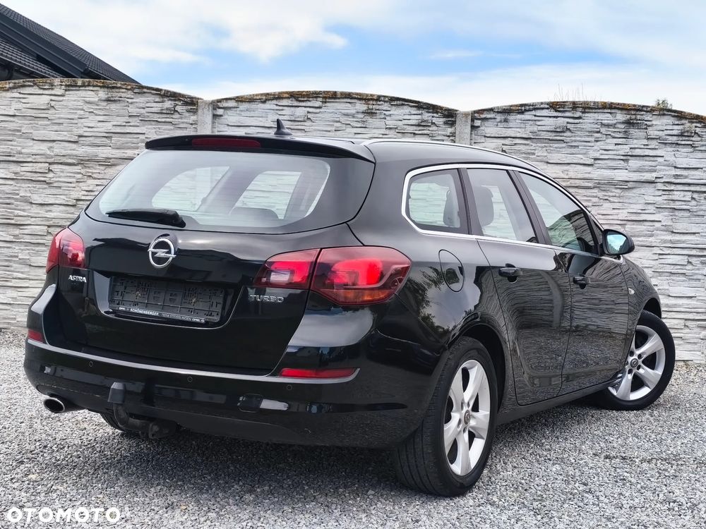 Opel Astra 1.6 Turbo Cosmo - 6