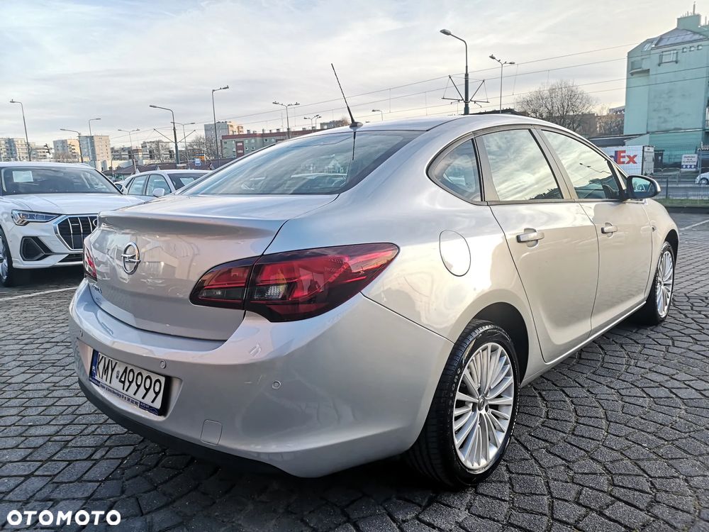 Opel Astra 1.4 T Enjoy - 2