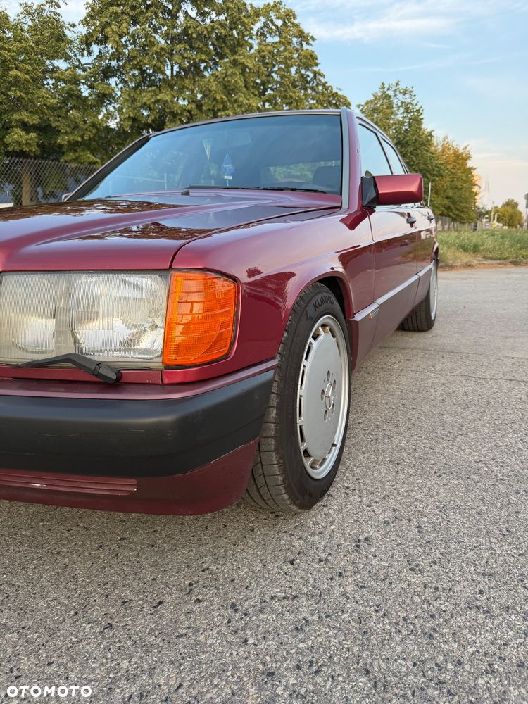 Mercedes-Benz W201 (190) - 8