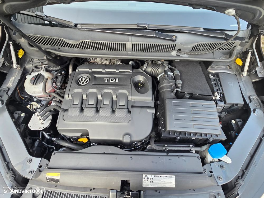 VW Touran 2.0 TDI Highline DSG - 30