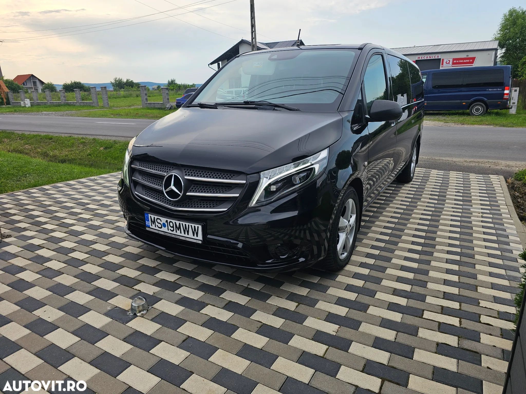 Mercedes-Benz Vito 119 CDI (BlueTEC) Tourer 4MATIC Lang Aut. SELECT - 1