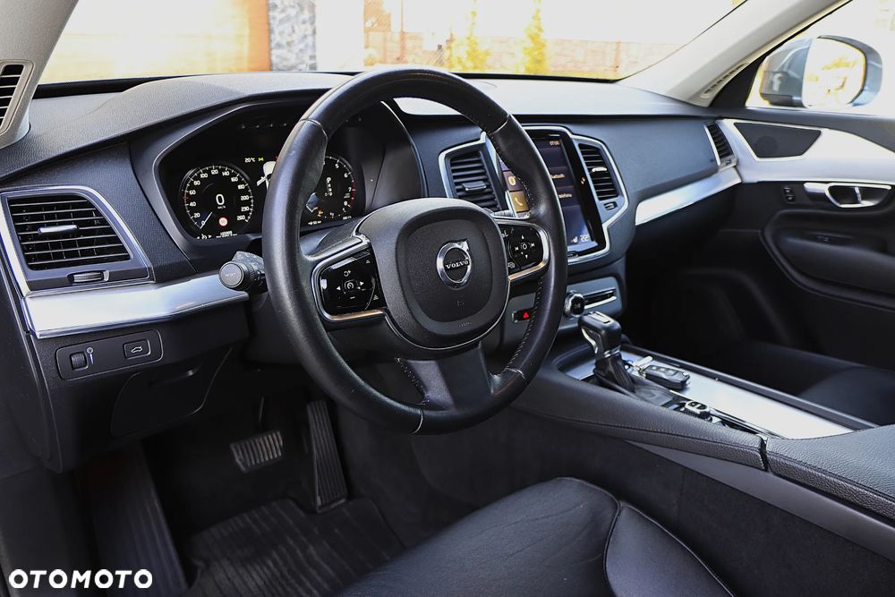 Volvo XC 90 T5 AWD Momentum - 10