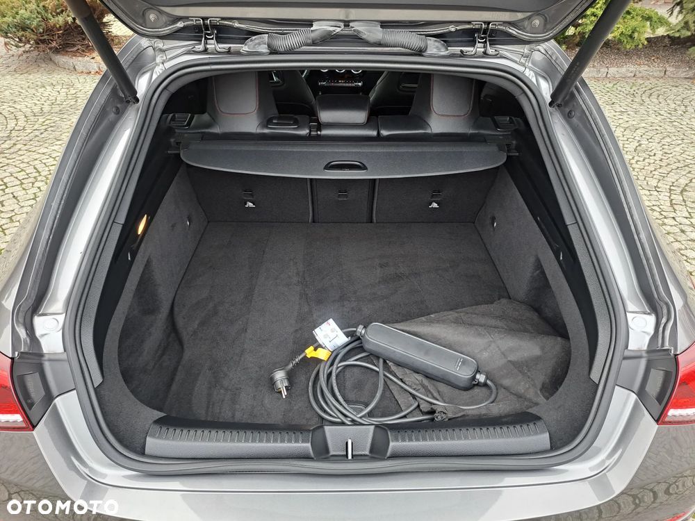 Mercedes-Benz CLA ver-250-e-shooting-brake-8g--dct-edition-amg-line - 27
