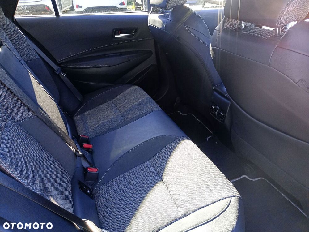 Toyota Corolla - 10