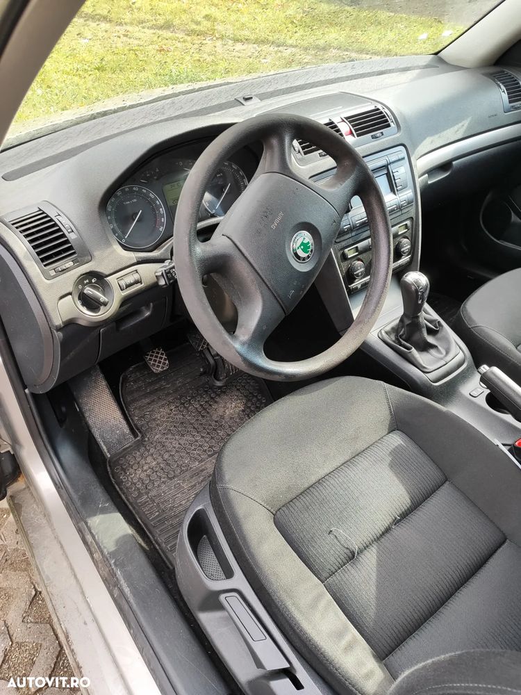 Skoda Octavia 1.6 FSI Trend - 7