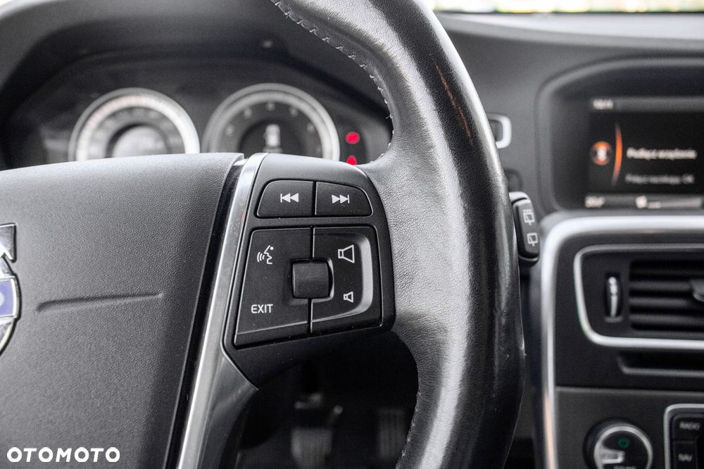 Volvo V60 T3 Momentum - 20