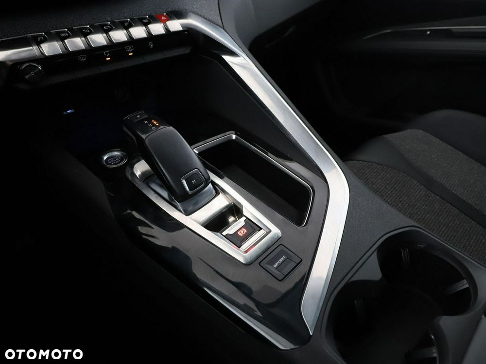 Peugeot 3008 1.2 PureTech GPF Allure S&S EAT8 - 31