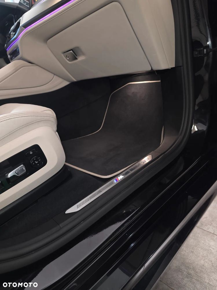 BMW X6 xDrive40d mHEV - 14