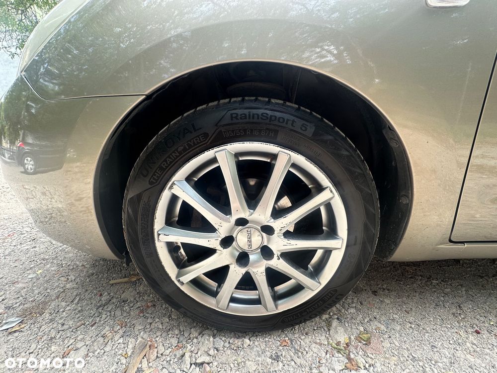 Toyota Prius 1.5 VVT-i Sol - 5